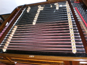 1280px-Modern_Concert_cimbalom